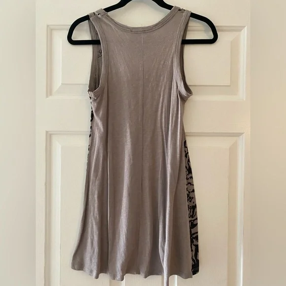 INC International Concepts Tan and Black Long Graphic Tank Top - Picture 2 of 3